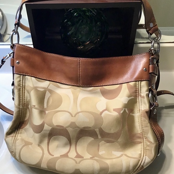 Coach Optic Signature Zoe L0967 F14710 Preowned - Picture 7 of 14